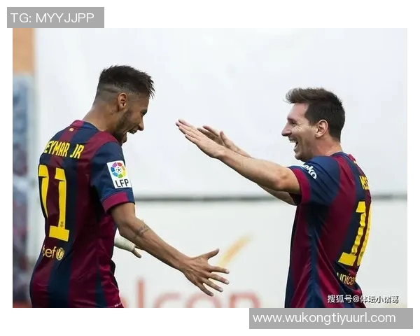 埃利奥特社媒展示梅西内马尔球星卡揭示足球价值与传奇地位